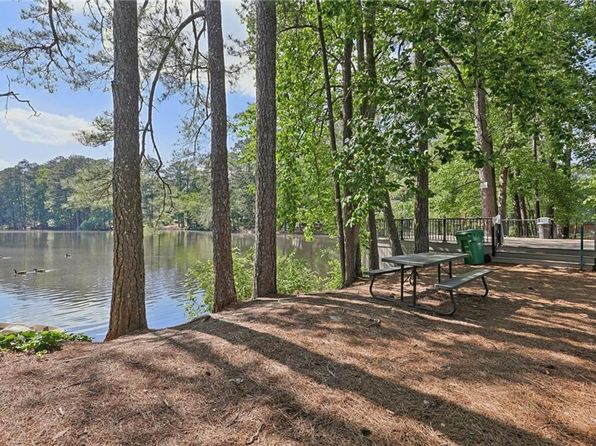 3734 Fox Hills Dr SE, Marietta, GA 30067