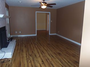 353 Hill Rd, Bowling Green, KY 42103