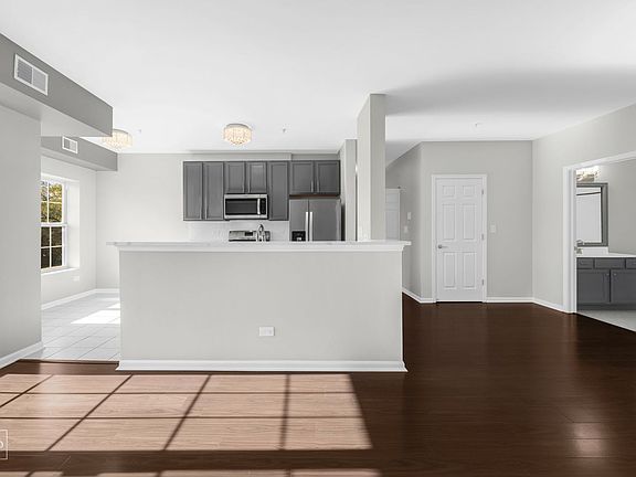 5th image of 1135 Schneider Ave Unit 3B