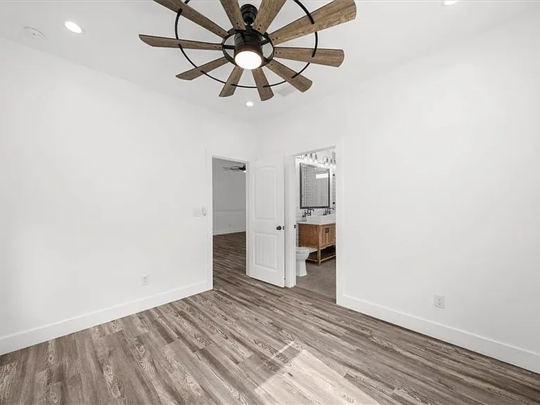 1871 Dyer Cir — Photo 31