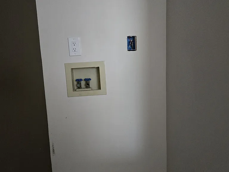 1221 Bradford Ln — Photo 42