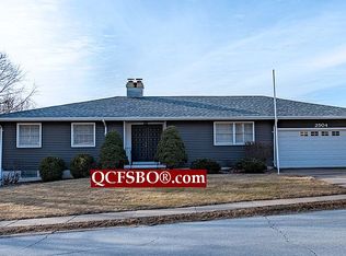 2504 Olympia Dr, Bettendorf, IA