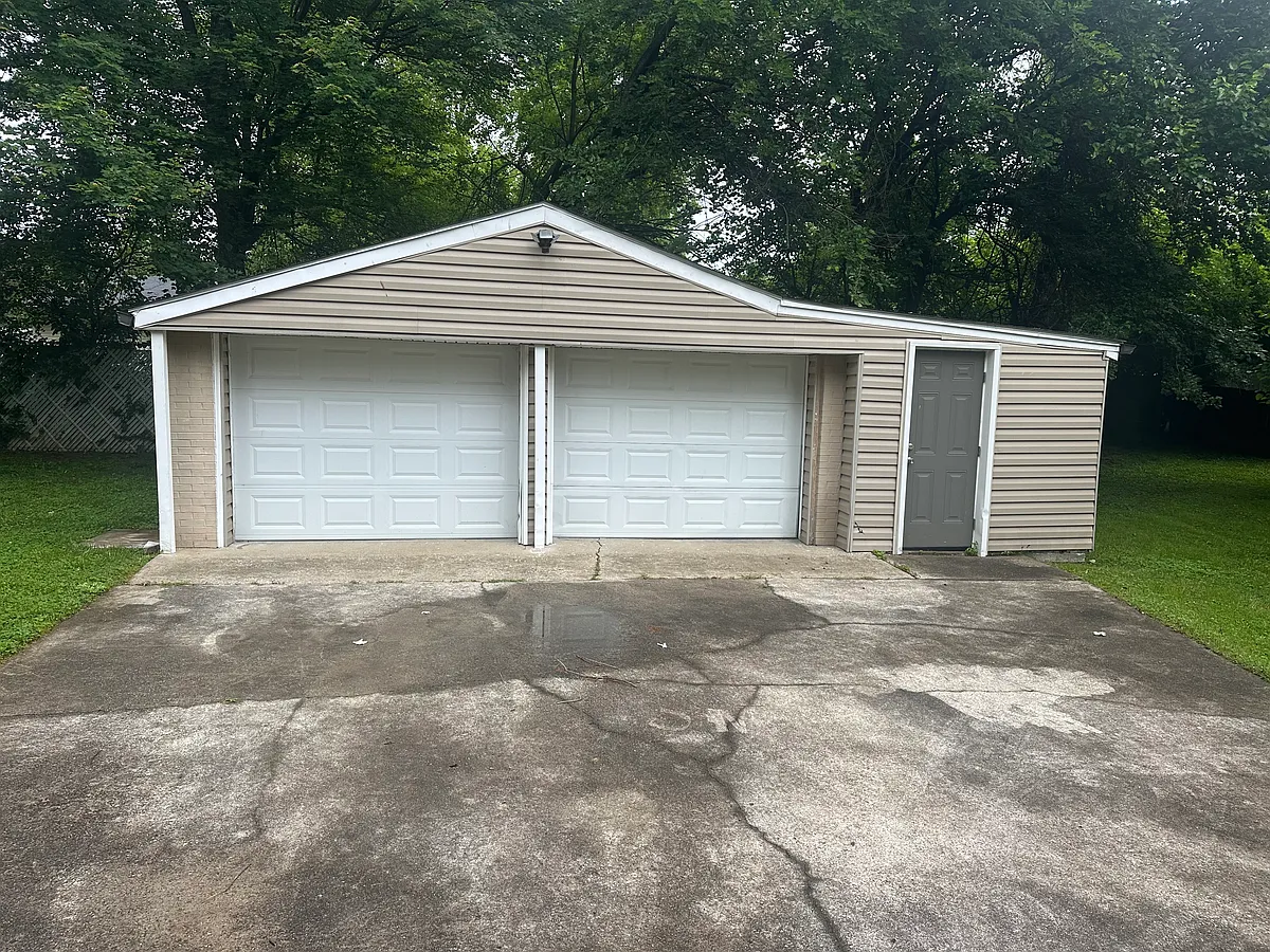 Building Photo - 5903 Alanadale Dr