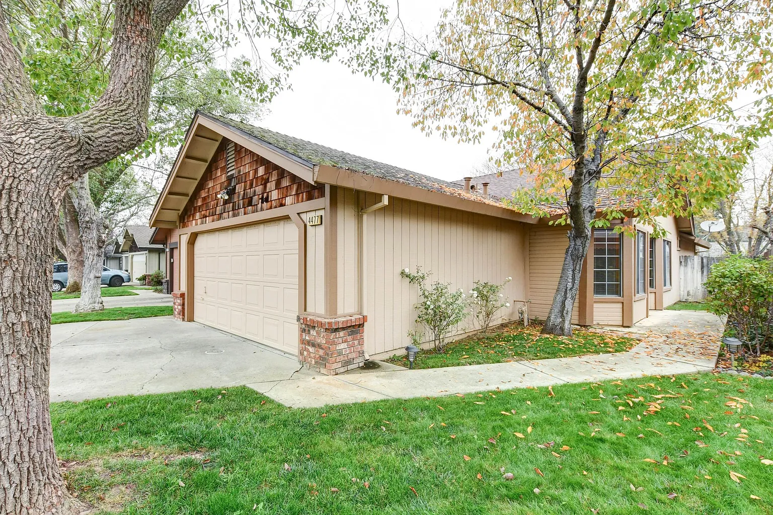 4477 Sunrise Ct photo 1