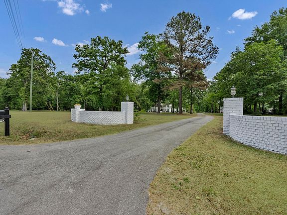 2nd image of 1244 Weston Rd