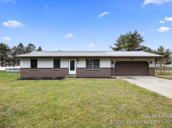 46 Tanner Lake Rd, Hastings, MI 49058