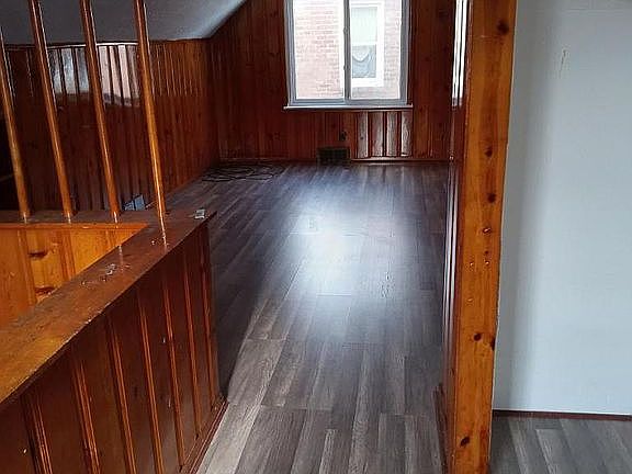 4th image of 900 Arlington St