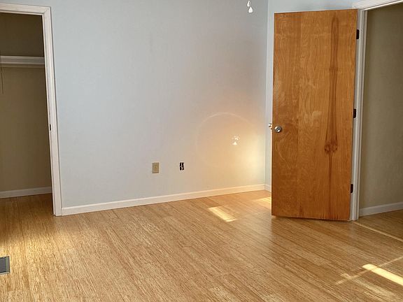 5th image of 113 Oxford Sq