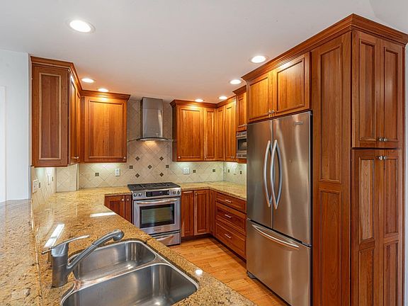 5th image of 1717 San Ramon Way