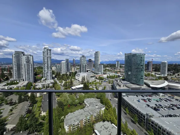 13387 Old Yale Rd #2401, Surrey, BC V3T 3B1