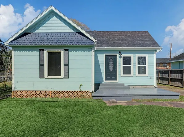 517 E Mulberry Street, Angleton, TX 77515
