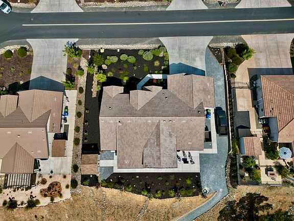 3rd image of 133 Palisades Pl