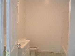 4th image of 803 Ashton St