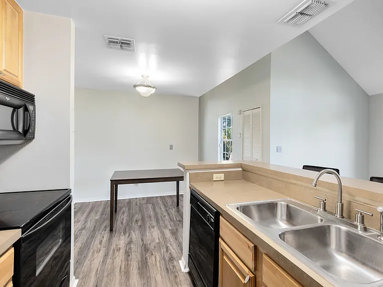6178 Westgate Dr #304 — Photo 11