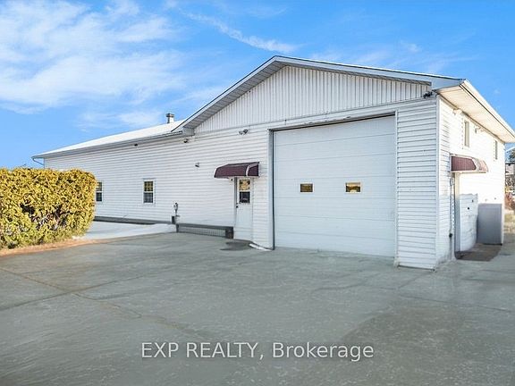 5th image of 3836 Leitrim Rd