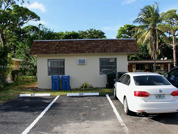 2nd image of 875 NE 39th St #875