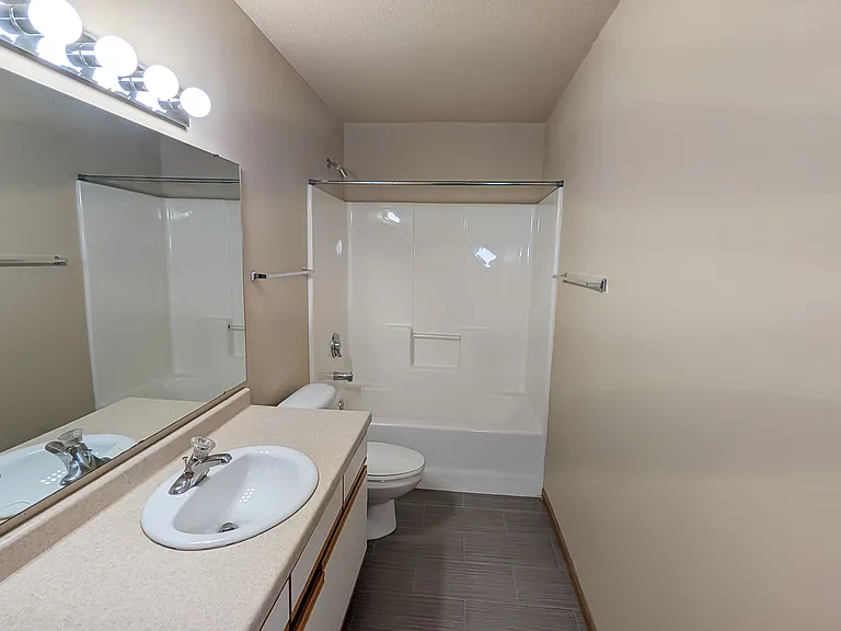 Osgood Townhomes 4250 & 4270 — Photo 17