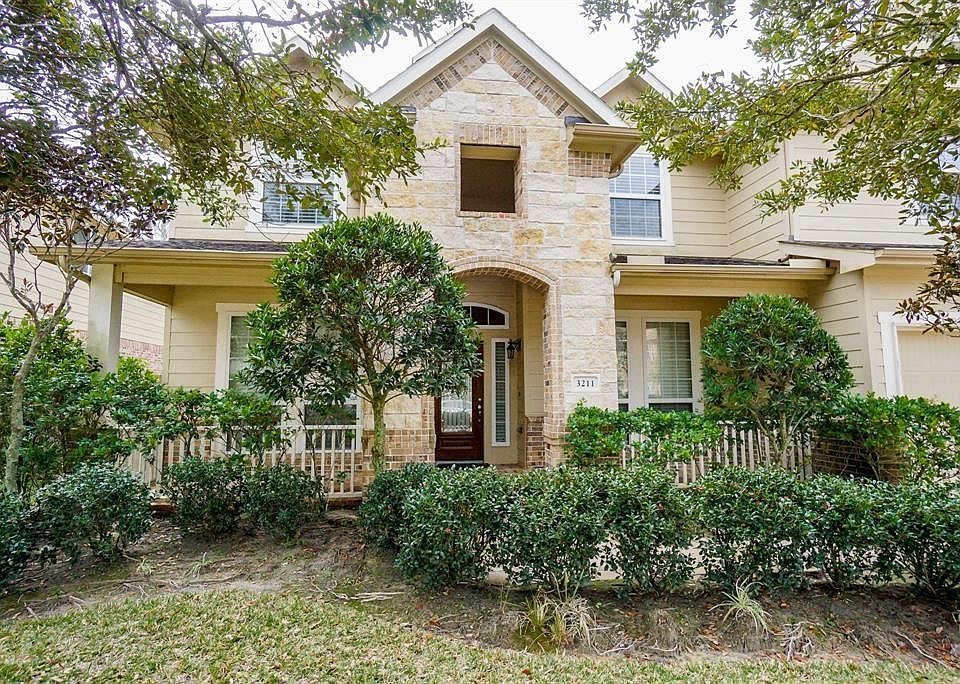 1st image of 3211 London Ln