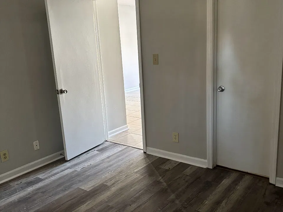 floor color has changed see last picture. new floor was put in