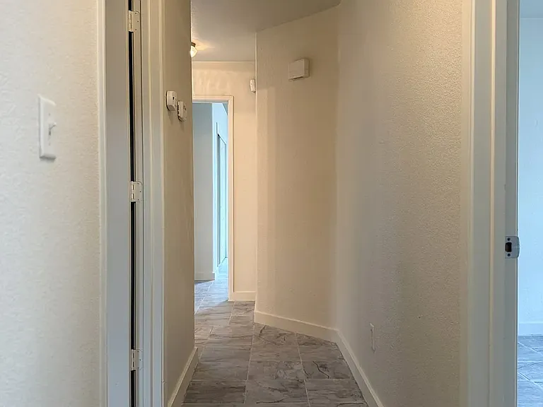 614 Barbara Ct — Photo 19