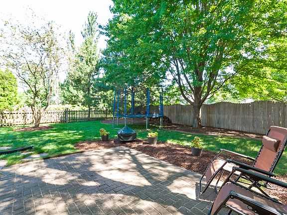 4th image of 168 Wildberry Ct