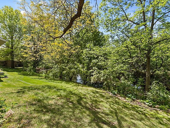 5th image of 9731 Dorset Ln