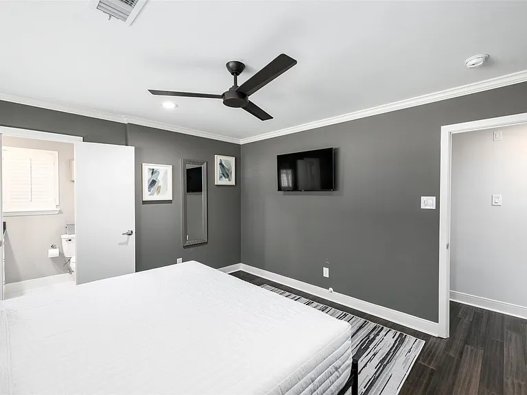 9330 Meadowbriar Ln — Photo 11