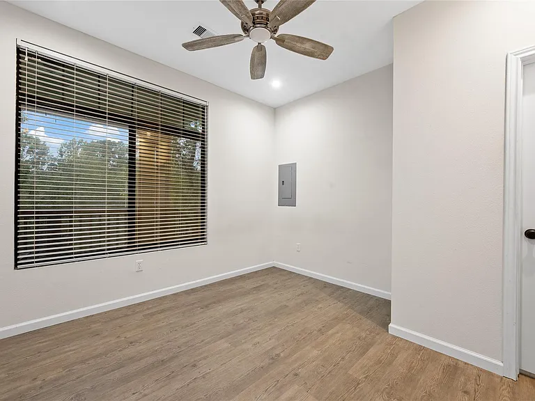 71 White Oak St — Photo 14