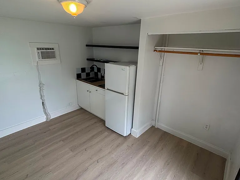 16175 NE 12th Ave #REAR — Photo 3