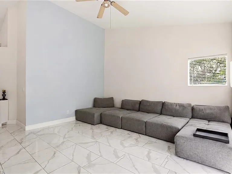 505 Windsor Sq #201 — Photo 15