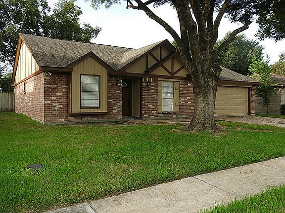 3rd image of 13515 Oak Ledge Dr