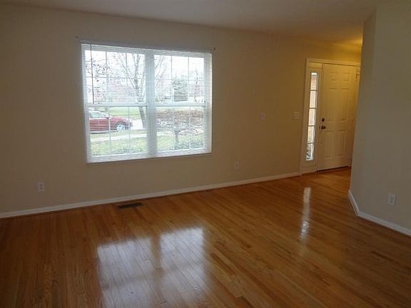 4th image of 2905 Parkwalk Dr