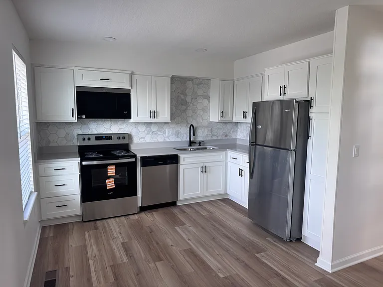 W 108th Pl — Photo 5