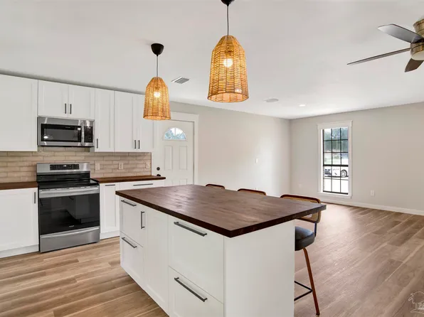 5633 Lia Dr, Milton, FL 32570