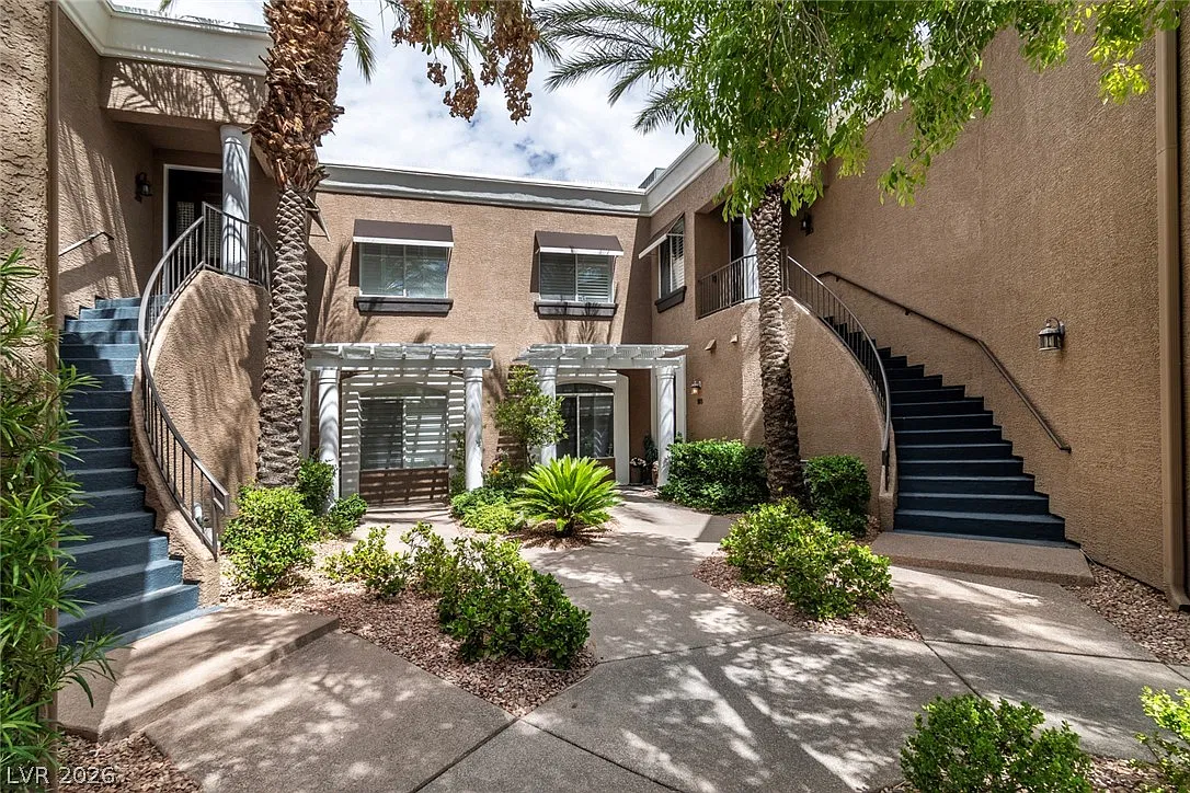 2 bed, 2.0 bath, 1481 sqft, $2,000 — Photo 3