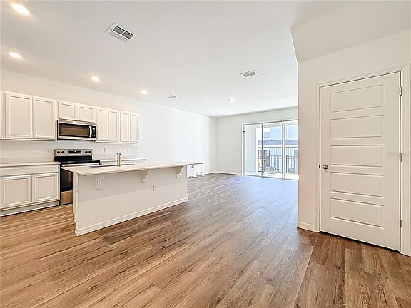 5th image of 2641 Olympic Ct #2641