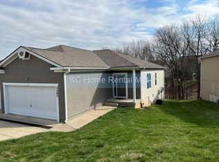 3305 N 103rd Ter, Kansas City, KS 66109