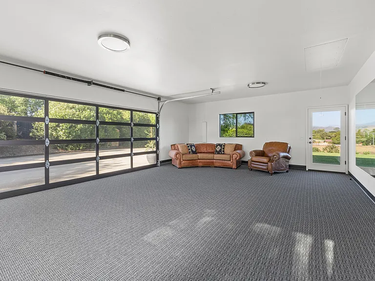 1626 Sky Dr — Photo 9