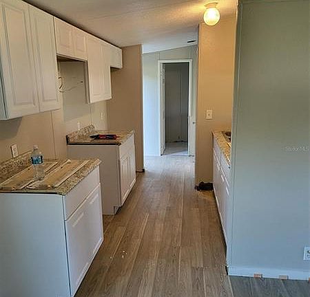 5th image of 4997 Cambridge Dr