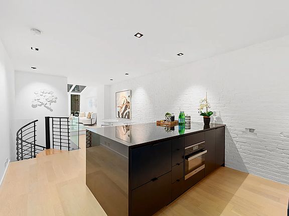 5th image of 356 W 23rd St APT Gc