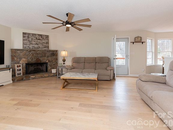 3rd image of 21 S Lindon Cove Rd #3