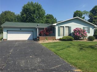 131 S Meadow Dr, Mineral Wells, WV 26150