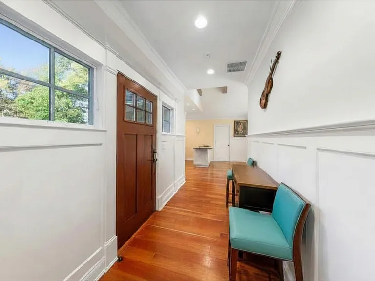 530 Flax Hill Rd — Photo 5