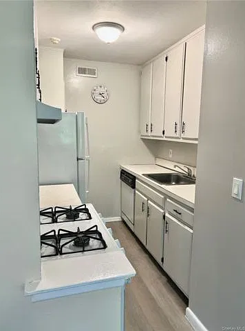 1 bed, 1.0 bath, 836 sqft, $2,295 — Photo 2
