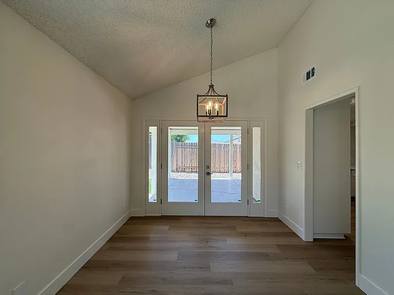 1120 Village Dr — Photo 13