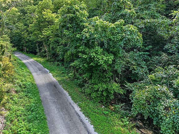 3rd image of 2949 Wilmouth Creek Rd