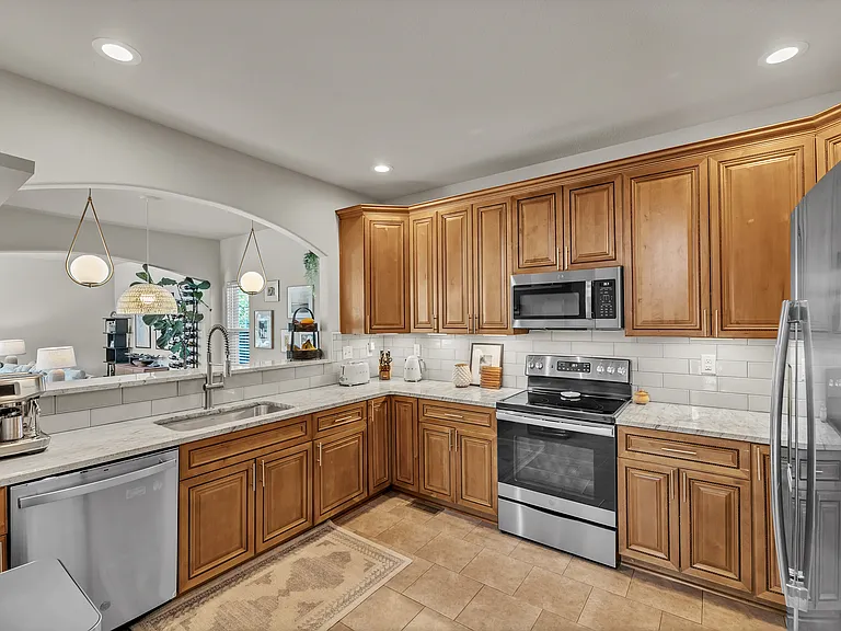 2226 E Berrie Cir — Photo 13