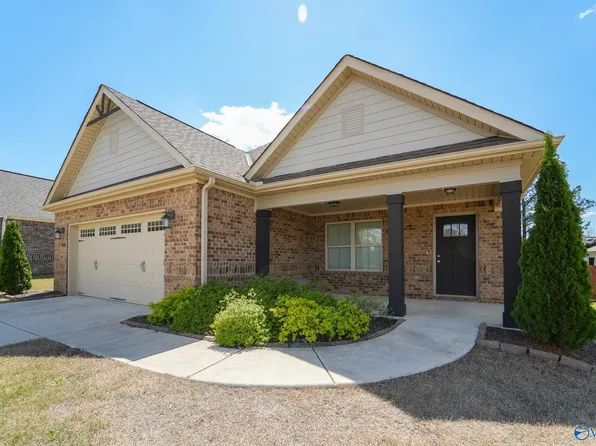 2409 Celia Ct, Huntsville, AL 35803