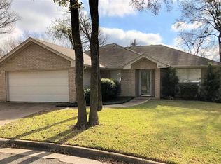 1313 McAnear Ct, Cleburne, TX 76033