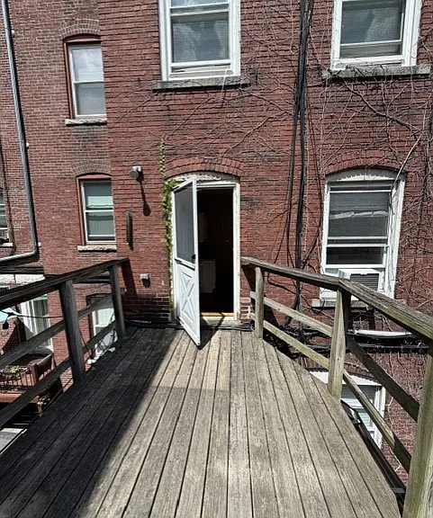 24 Hull St #2R — Photo 7